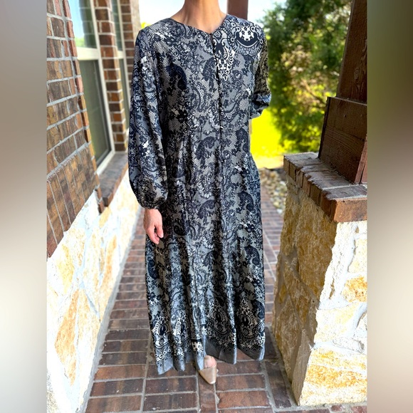 Dainty Jewell’s, LIKE NEW - Picture 2 of 7